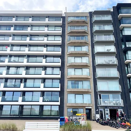 In Near The Beach, Cleaning Included Nieuwpoort