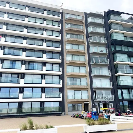 In Near The Beach, Cleaning Included Lägenhet Nieuwpoort