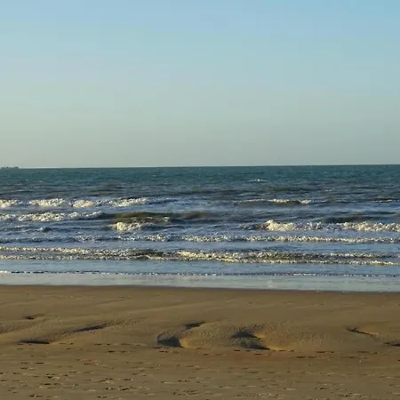 In Near The Beach, Cleaning Included *